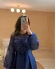 Festklänningar blygsam marinblå a-line kväll puff långa ärmar glänsande spets satin slits prom klänning saudi arabiska kvinnor formell klänning