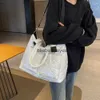 Bolsos de mano grandes con cuerpo cruzado para bolsos de hombro acolchados Bolso bandolera con honda plisada Bolso de mano de viaje para mujer Bolsos casuales Bolso Newblieberryeyes