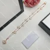 Colliers de lettres en diamant brillant pour femmes, pendentif en cristal Floral, collier de fleurs en or Rose avec boîte