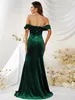 Verde Shiny Veet Mother of the Bride Dresses Mermaid Appliqued Wedding Dress Ospite abito lungo Off spalla V scollo a V Lunghezza Bling Bling Elegante serata