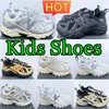 610 Chaussures de course pour enfants Baskets pour tout-petits Designer grands garçons filles jeunesse gris noir enfants formateurs bébé décontracté marche sneaker chaussure de coureur bas