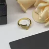 Nowy styl projektant męski damski pierścionek Trójkąt Trójkąt Srebrny Złoty Trójkąt Pierścienie Cryatal Pierścienie Klasyczna biżuteria Pierścionki Damowe Pierścienie Prezenty Pierścień mody