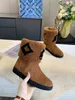 Dernières bottes de neige exclusives, tissu patchwork pur fait à la main, doublure entièrement en laine, chaussures chaudes pour femmes, classiques et durables.