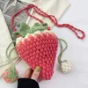 Cross Body 2023 handgemachte Erdbeere gestrickte Umhängetasche DIY personalisierte Wolltasche Cartoon süße Slingstylishdesignerbags