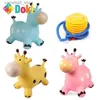 Cyklar rida på Doki Ride On Toys Jumping Horse Bouncy Giraffe Hopper Uppblåsbar Jumping Bouncing Animal Toys Rubber Horse PVC Kids Toys 2023 Q231017