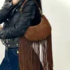 Ava Fringe designer Underarm Bag Couro Marrom Corrente Besace Crossbody Bag Fringe Shoulder Bag Bolsa Bolsa Elegante Carta fivela selo magnético Retro mas elegante