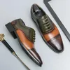 Chaussures habillées pour hommes Banquet Brogue Bout carré en cuir à la mode véritable décontracté