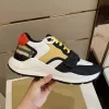 2023 Scarpe da uomo Autunno e inverno Nuovi prodotti Sneakers classiche scozzesi Suola in gomma scozzese di cotone Comode sneakers leggere