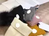 Enfants Garçons Filles Crâne Bonnet Pompon Chapeaux Hiver Chaud Designers Bonnet En Tricot Bébé Fille Garçon Mode Casquettes Lettre De Broderie Bonnets Au Crochet Accessoires Pour Enfants