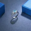 Bröllopsringar Gorgor Kvinnor Originalitet Statement Minimalist Flower Vine Blue Glass Bead Romantic Engagement Smycken R10102802795