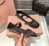 2023 Sapatos Bowtie Cetim Mulheres Mocassins Paris Vintage Designer de Moda Clássico Salto Liso Confortável Sapato de Dança Ballet Flats Calçado de Fábrica