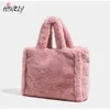 Bolsos de noche Bolso de mano grande de invierno Bolsos de mujer de piel sintética de lujo Diseñador Lady Bolsos de mano Fluffy Soft Plush Shopper Bag Warm Sac 231018