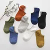 Erkek çorap 10 adet 5 çift İlkbahar ve yaz erkekler pamuk şeker renkli düz renk görünmez ayak bileği