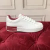 Designers casual skor män kvinnor reser läder snörning sneaker cowhide mode lady platt designer löpande tränare sko plattform sneakers