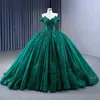 Emerald Green Sparkly Ball Gown Quinceanera klänningar från axeln 3d blommig gillter kjol söt 15 vestidos verde esmeralda