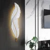 Lámparas de pared Lámpara LED de pluma blanca Luces de resina creativas nórdicas para sala de estar Dormitorio El Pasillo Decoración del pasillo Iluminación