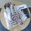 Sjaals Buitenlandse handel Italiaanse originele enkele trend klassieke mode lichte luxe all-match sjaal voor tweeërlei gebruik 231012