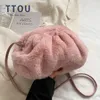 Sacs de soirée Mode d'hiver sac en fausse fourrure femmes moelleux en peluche nuage sac de luxe marque femme épaule sac à bandoulière concepteur dames sac à main 231017