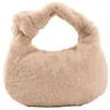 Sacs de soirée Sacs à main de luxe en peluche fille hiver noeud fourrure fourre-tout sacs à main Mini Hobos sac moelleux fausse fourrure chaîne épaule sac à bandoulière pour les femmes 231017