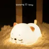 Nieuwigheden Lovely Cat USB oplaadbare siliconen LED-nachtlampje slaapkamer bedlampje met afstandsbediening voor kinderen babycadeau aanraaksensor 231017