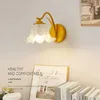 Lámpara de pared Campana Orquídea Dormitorio Luz de noche Crema francesa Apliques de flores de viento para sala de estar Fondo Pasillo Escalera