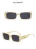 Lunettes de soleil design Classique Noir Carré Lunettes De Soleil Femmes Rétro Rectangle Métal Fleur Petit Cadre Lunettes De Soleil Lunettes De Conduite UV400