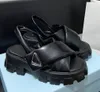 Pantofole sandali Muffin firmate Pelle morbida Fibbia triangolare Scarpe da donna Il designer consiglia vivamente Pantofola casual Cinturino posteriore Fondo spesso tacco piatto Sandalo