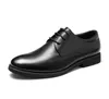 Chaussures habillées en cuir de vache noir et blanc pour hommes, chaussures Oxfords d'affaires à la mode