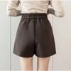 Kvinnors shorts 2023 Autumn Winter Woolen Women Fashion Buttons Hög midja A-Line Wide Len Ladies Casual Wool Boots