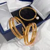 Braccialetti con ciondoli Bracciale in oro cavo con lettera M La perla rosa non sbiadisce Acciaio inossidabile placcato 24K