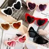 Sonnenbrille mit schönem herzförmigem Rahmen, personalisierte, leichte Brille zum Einkaufen