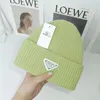 Bonnet tricoté triangle inversé, chapeau chaud en laine d'automne et d'hiver, chapeau froid polyvalent pour hommes et femmes