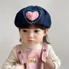 Chapeaux en Denim pour petites filles, chapeau octogonal, mode d'automne, béret décoratif, casquette pour enfants filles, mignon Patch en forme de cœur, Patchwork de peintre