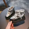 Bottes Bottes de neige en peluche d'hiver pour enfants 2024 chaussures en coton épais et chaud à la cheville 26-36 bottes imperméables antidérapantes garçons filles chaussures 231017