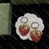 Boucles d'oreilles créoles en diamant fraise pour femmes, clous d'oreilles en cristal rouge, lettres de verrouillage, boucles d'oreilles de styliste avec boîte