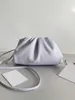 Bolso Para Mujer Bvs Bolsa Embrague Paquete De Nubes Totes Piel De Oveja Genuina Anudada Tejida Con Logotipo Bolsa De Cosméticos Y Mini Nube Bandolera De Lujo Ligera Premium Para Mujer 8bcm