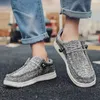 Scarpe eleganti da uomo di grandi dimensioni all'aperto Casual Denim Canvas Vulcanize Fashion Luxury Style Designer Traspirante Uomo Sneakers Mocassini 231017