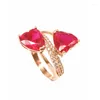 Bagues de cluster Fashion Romantique Red Gemstone 585 Purple Gold Incrusté Deux Bague de fiançailles en forme de coeur Light Luxe Plaqué 14K Rose Bijoux