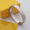 Designers pulseiras marca pulseira charme pulseira bangle moda estilo luxo jóias 18k banhado a ouro para mulheres homens jóias de casamento de alta qualidade