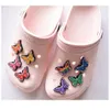 100 pçs / lote original pvc sapato fivela acessórios diy borboleta sapatos decoração jibz para croc encantos pulseiras crianças presentes233v