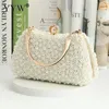 Kvällspåsar Luxury Crystal Clutch Bag Lady Elegant Wedding Purse Women Plastic Pearl Handväskor Fest Middag Bling Shoulder 231017