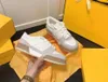 klassiska designers casual skor kvinnor reser läder snörning sneaker cowhide mode lady platt designer löpande tränare brev sko plattform gym sneakers 010