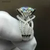 Bague Solitaire Huitan Femmes Élégantes Bague D'éternité Magnifiques Bandes De Mariage Accessoires Éblouissant Blanc CZ Bagues De Mode Bijoux Féminins En GrosL231018