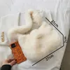 Borse da sera Borsa sotto le ascelle da donna in pelliccia sintetica Borse a tracolla in peluche pelosa di lusso per le donne Borsa a mezzaluna femminile moda invernale Borse di marca 231018