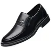 Zapatos de vestir para hombres 2023 Otoño Casual Slip-on Cuero negro Tablero británico Moda