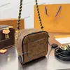 Alte Blumen-Designer-Mini-Kosmetiktasche mit diagonalem Reißverschluss, bedrucktes Muster, goldenes Schloss, gewebte Kette, abnehmbarer Lederriemen, 13 cm, luxuriöse Damen-Crossbody-Schulterhandtasche