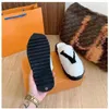 Designer Wool Slippers Winter Fur Fluffy Furry Warm Sandal Letters Living Flat Bottom Slipper Comfortable Womens Leisure Indoor Fashion Flip Flop Sandals