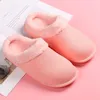 Chinelos de inverno feminino grande tamanho quente macio slides mulheres pele plana interior impermeável casa peludo casa sapatos de algodão homens chinelos vermelho 231017