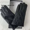 Guanti Five Fingers firmati buoni 2023 Guanti in pelle da donna Designer pelliccia di montone integrata ciclismo punta delle dita calda I3T4