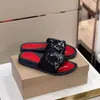 Designer chinelos studs rebite camurça sandálias dos homens impresso slides sapatos planos verão vermelho sola grossa ao ar livre laser listrado sandália